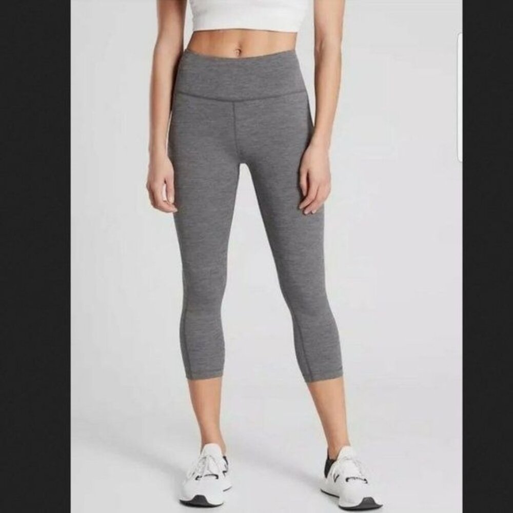 Athleta Ultimate Stash Pocket Capri Size LP *excellent condition*